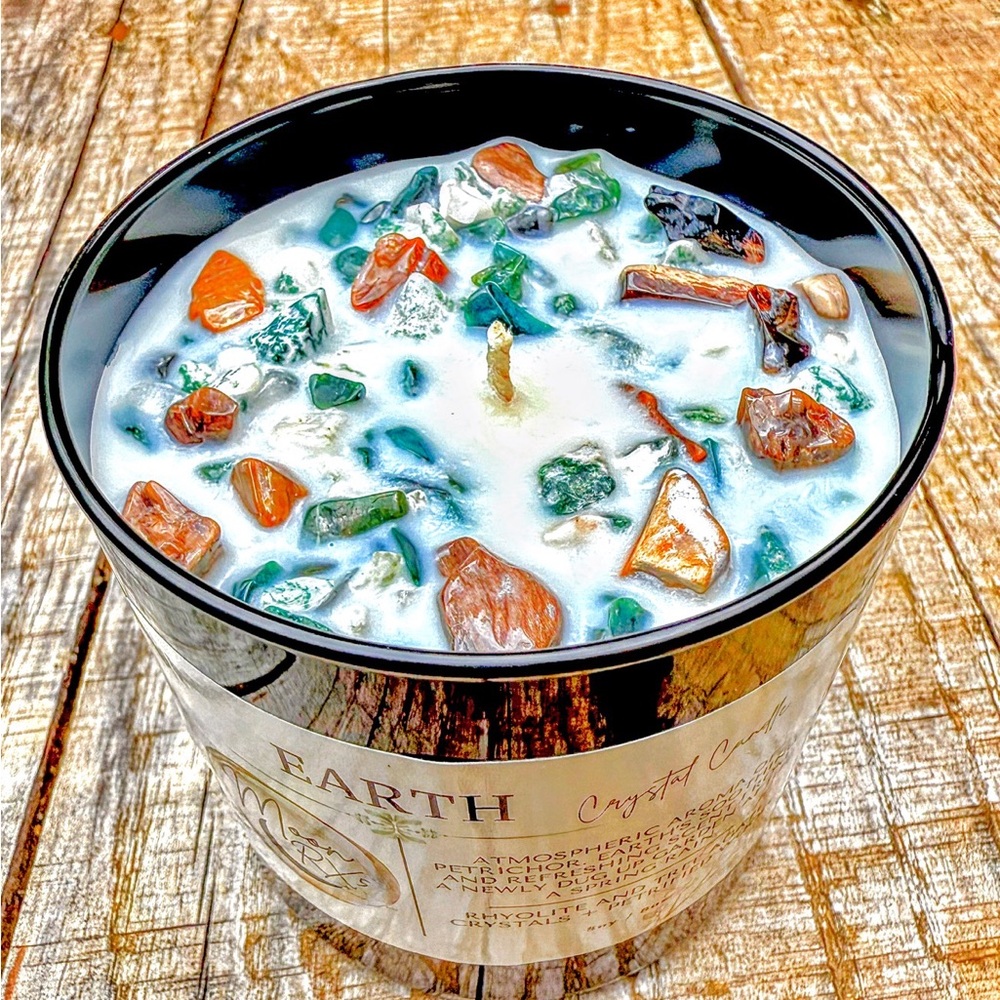 Earth Crystal Candle, Earthy, invigorating + fresh after spring rain scent